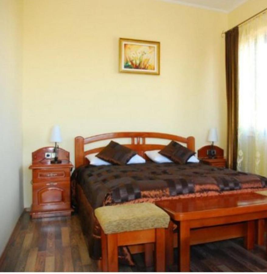 Casa Optima Hotell Oradea Eksteriør bilde